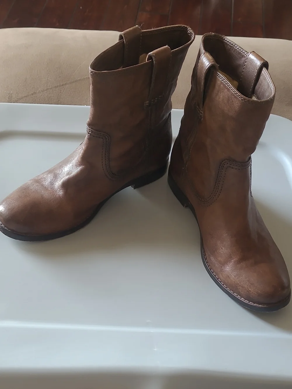 Frye Women's Anna Shortie Brown Leather Pull-On Boots Size 8
